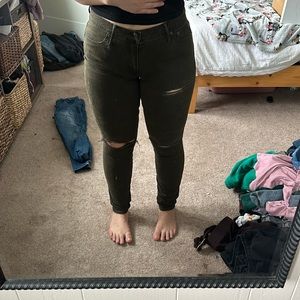 Gap women’s size 29 olive green jeans super cute!!!